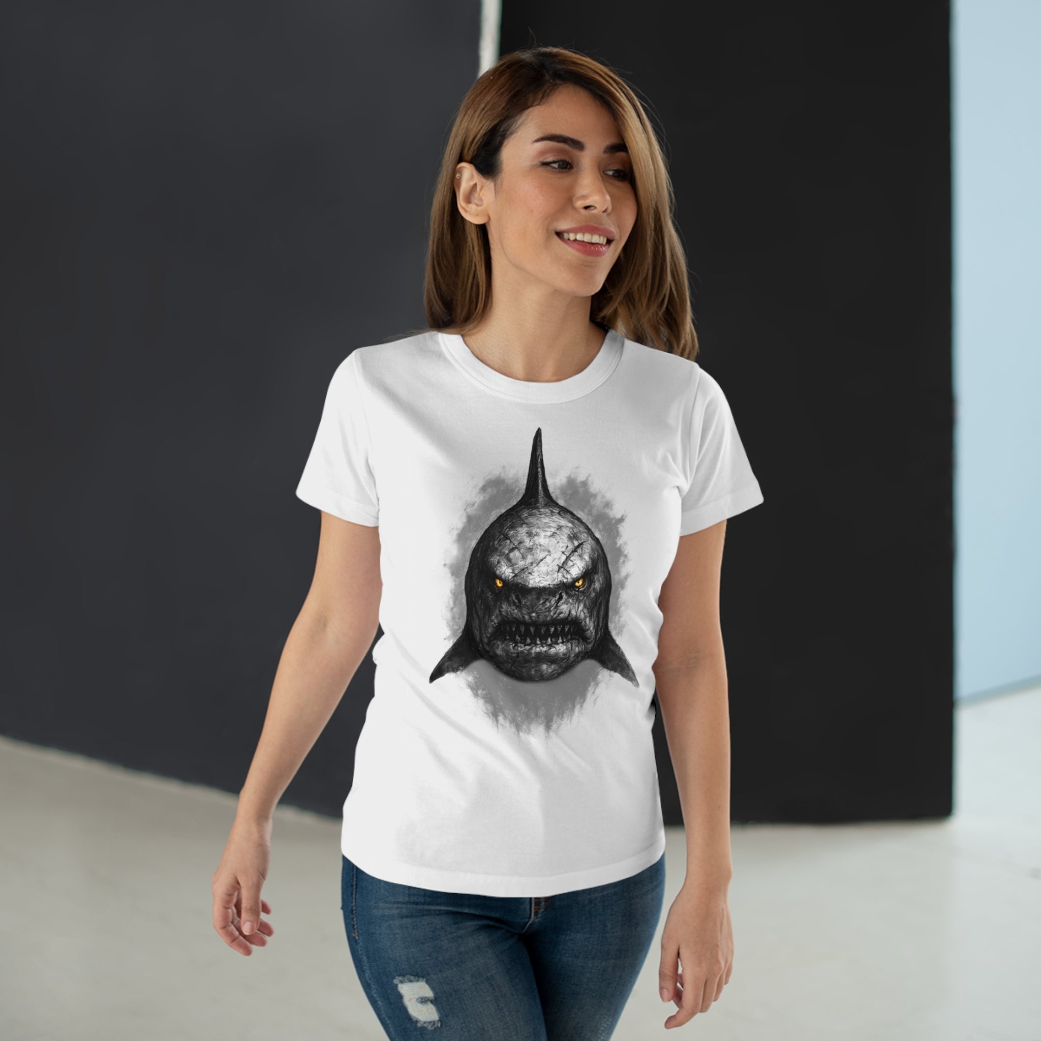 Hai: Frontprint, Women's T-Shirt - Animal-Collection