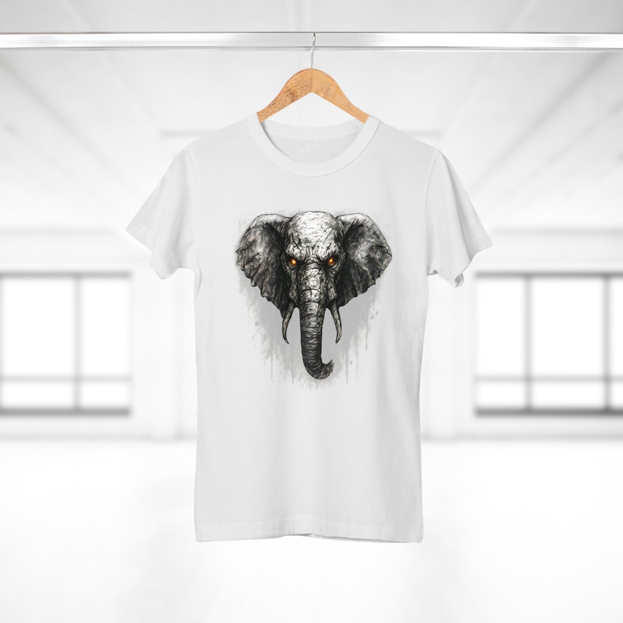Elefant: Frontprint, Women's T-Shirt - Animal-Collection