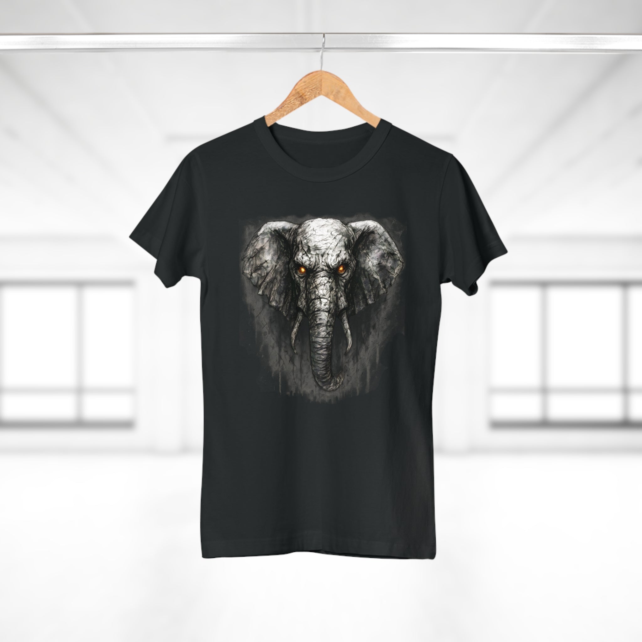 Elefant: Frontprint, Women's T-Shirt - Animal-Collection