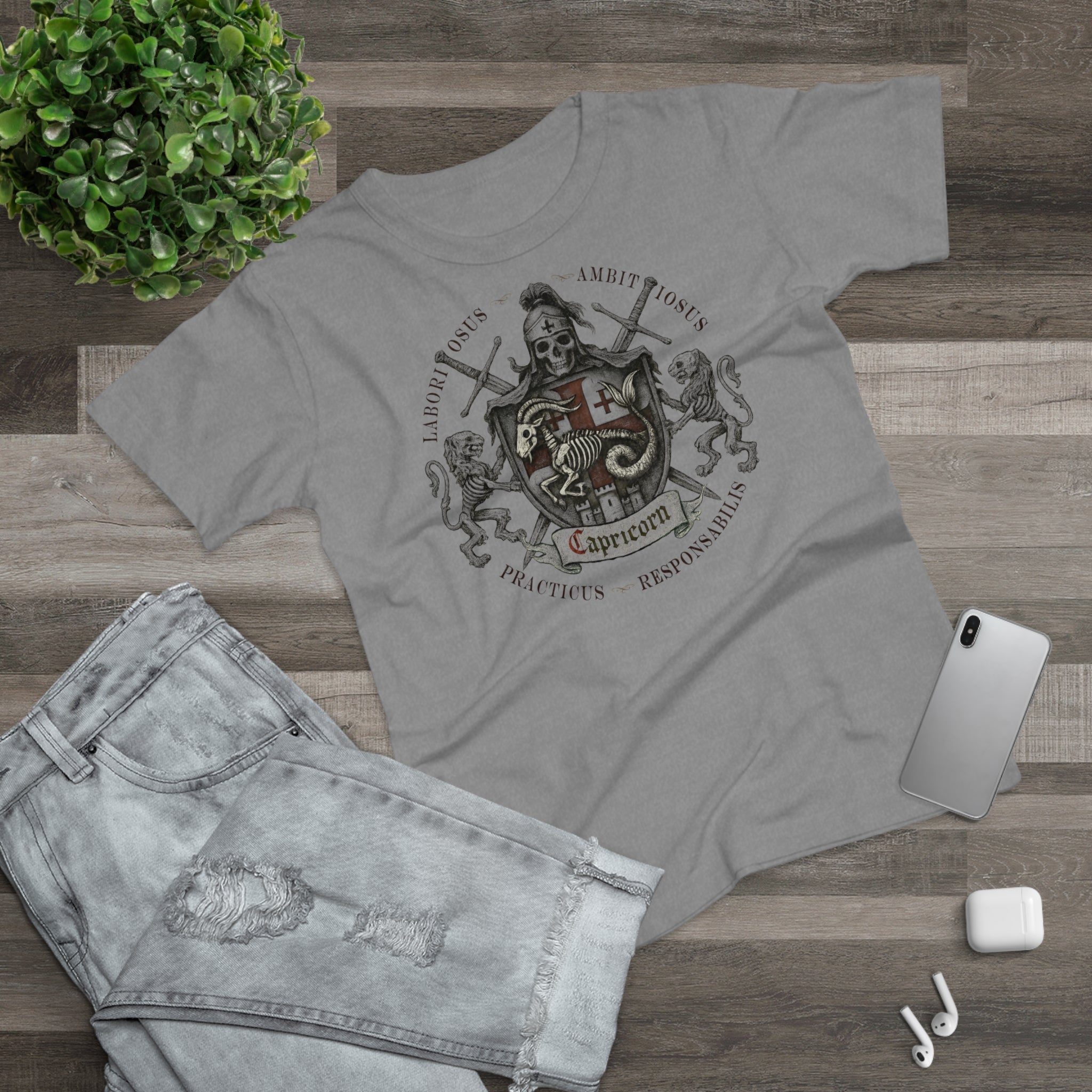 Steinbock: Frontprint, Womens' T-Shirt **Grimwater Edition** Sternzeichen Astrologie (Capricorn)